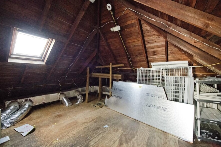 More Photos Of 221 Duval St, Key West Restaurant For Lease