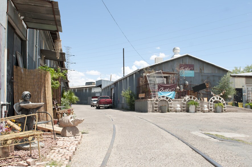 More Photos Of 695 W Saint Marys Rd, Tucson Self Storage For Sale