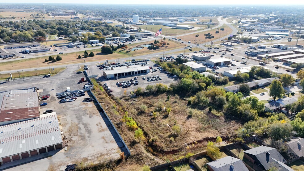 More Photos Of 2901 N Shields Blvd, Oklahoma City Auto Dealership For Sale