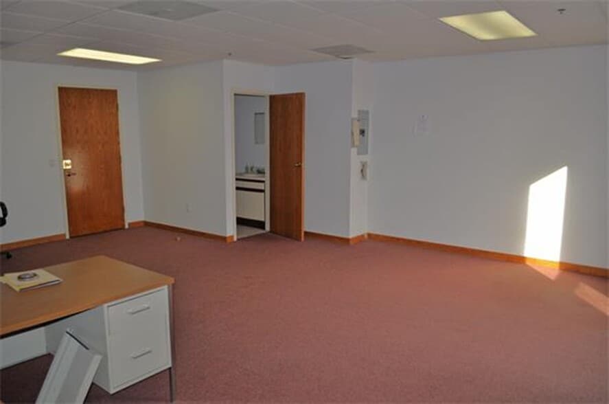 More Photos Of 120 N Main St, Attleboro Medical For Sale