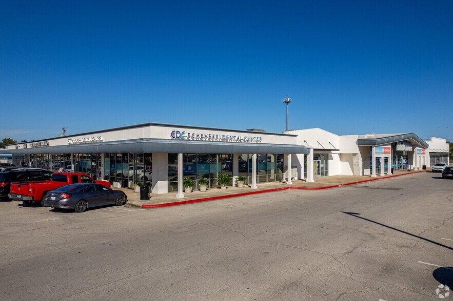 More Photos Of 7800-7844 Long Point Rd, Houston Unknown For Lease