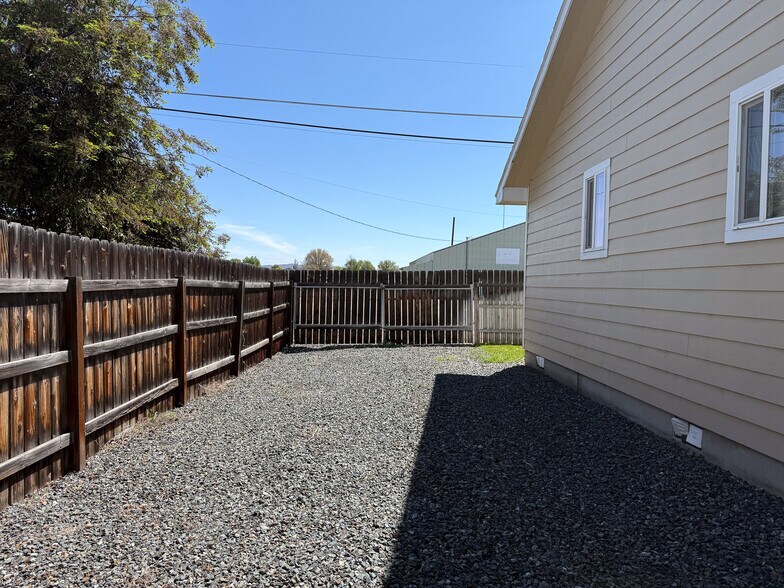 More Photos Of 3010 Elm St, Baker City Apartments For Sale