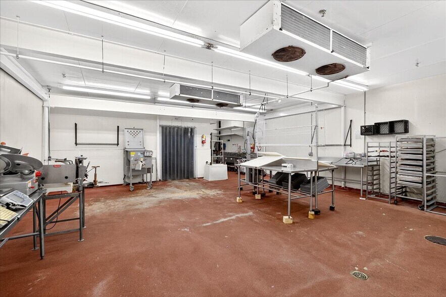 More Photos Of 4634-4639 Gravois Rd, House Spgs, House Springs Supermarket For Lease