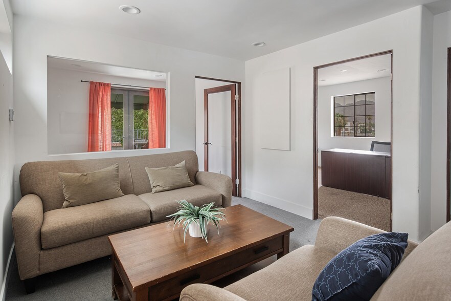 More Photos Of 51370 Avenida Bermudas, La Quinta Office Residential For Sale