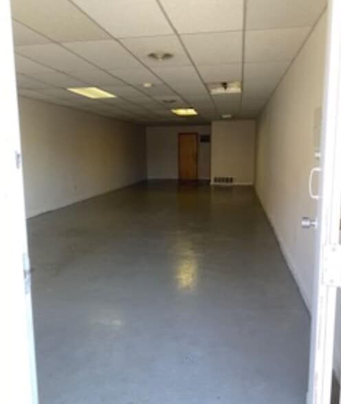 More Photos Of 115 Strickland Plz, Irving General Retail For Sale
