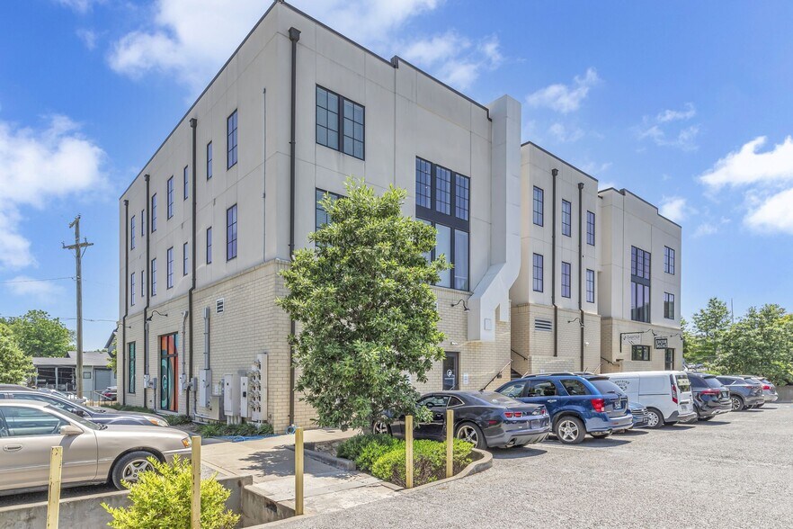 More Photos Of 2225 10th Ave S, Nashville Multifamily For Sale