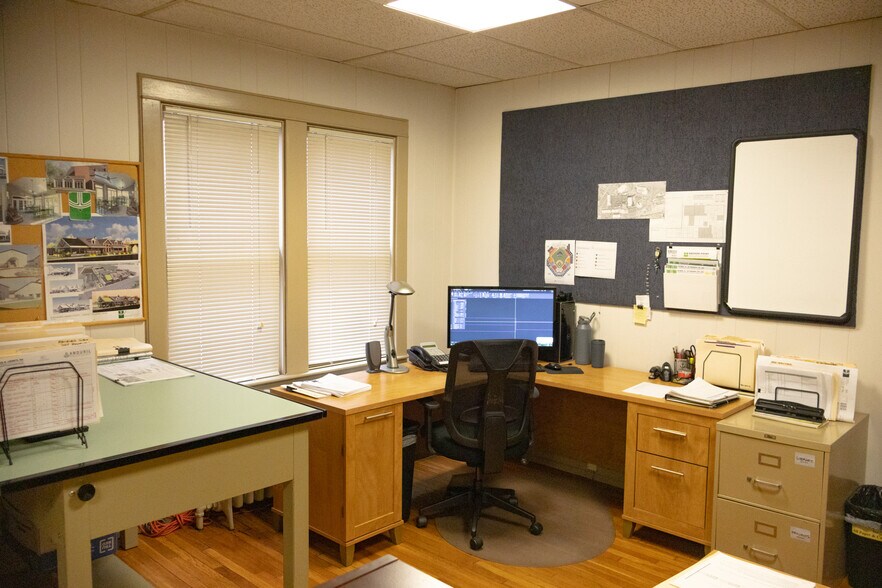 More Photos Of 523 S White Horse Pike, Audubon Office For Sale