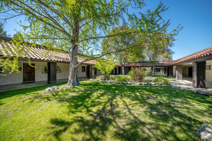 More Photos Of 1050 Las Tablas Rd, Templeton Medical For Lease