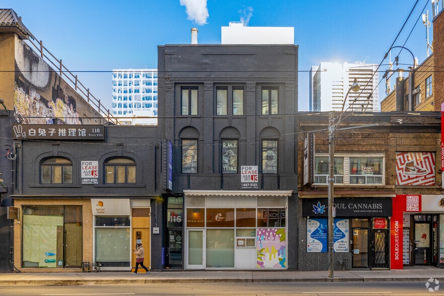 More Photos Of 116 Dundas St W, Toronto Storefront Retail Residential For Lease