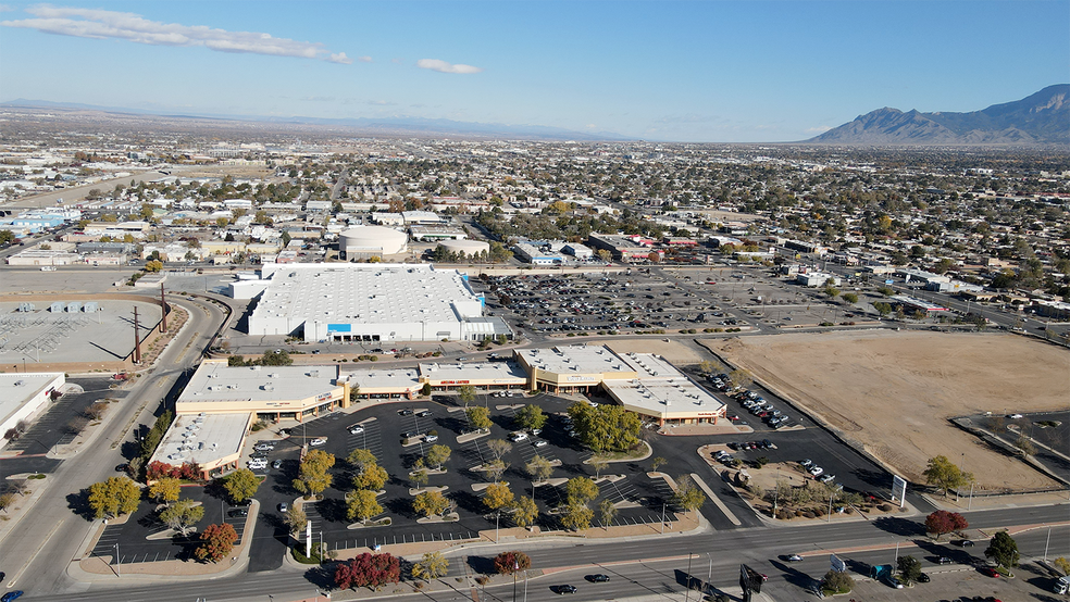 Primary Photo Of 3301 Menaul Blvd NE, Albuquerque Storefront For Sale