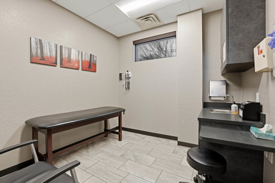 More Photos Of 2804 SW 134th St, Oklahoma City Medical For Sale