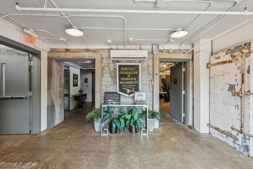 More Photos Of 112 Bridge St, Franklin Office For Sale