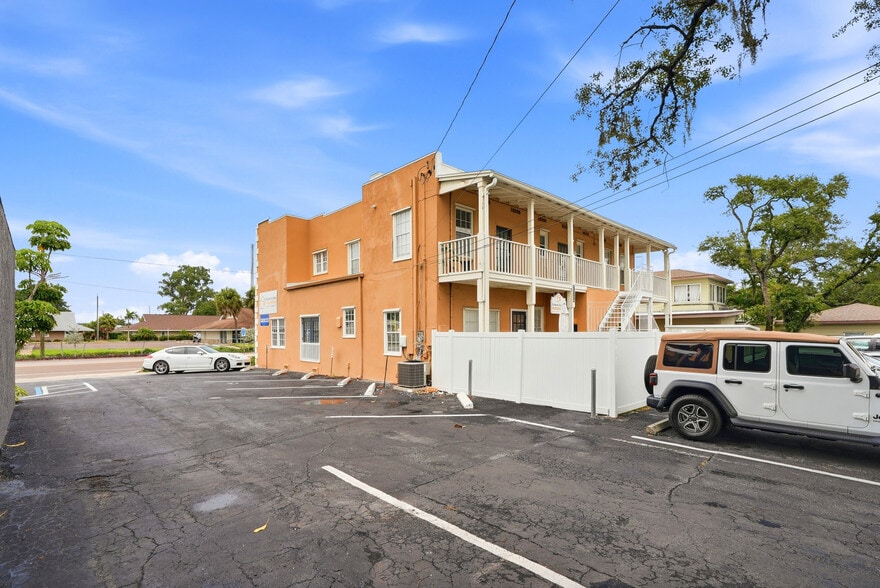 More Photos Of 7024 Central Ave, Saint Petersburg Medical For Sale