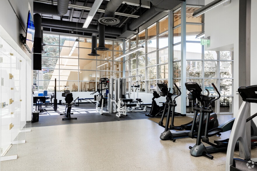 More Photos Of 915 W Imperial Hwy, Brea Unknown For Lease