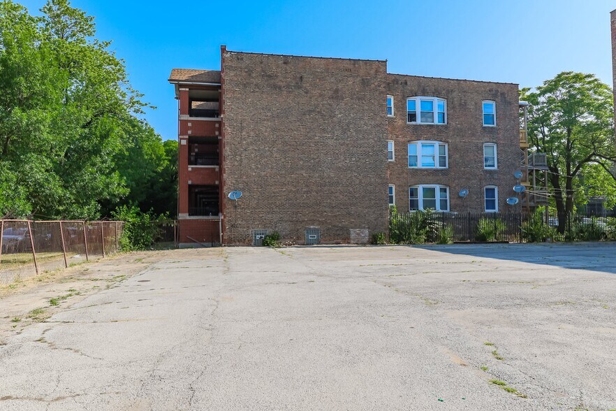 More Photos Of 5847-5849 S Michigan Ave, Chicago Apartments For Sale