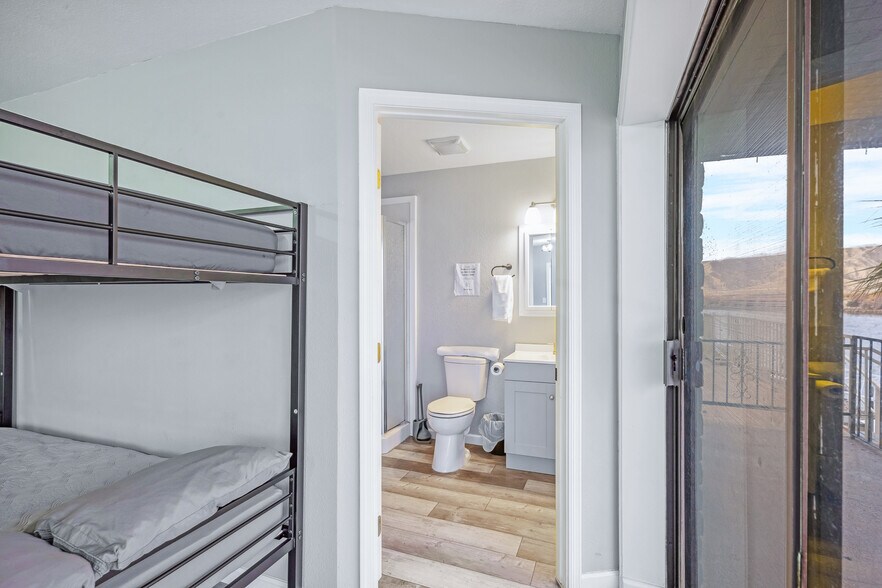 More Photos Of 1837 Riverside Dr, Bullhead City Specialty For Sale