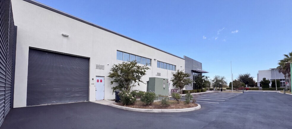 More Photos Of 660 Garden Commerce Pky, Winter Garden Warehouse For Sale