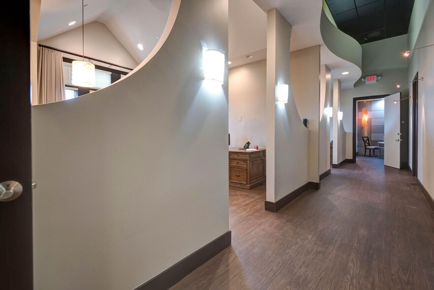 More Photos Of 1531 E Bradford Pky, Springfield Medical For Lease