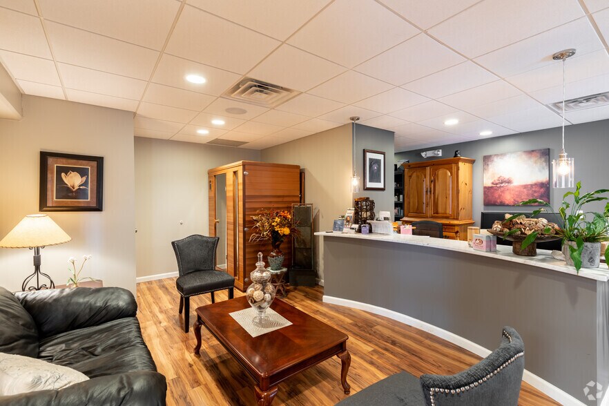 More Photos Of 83 East Ave, Norwalk Medical For Lease