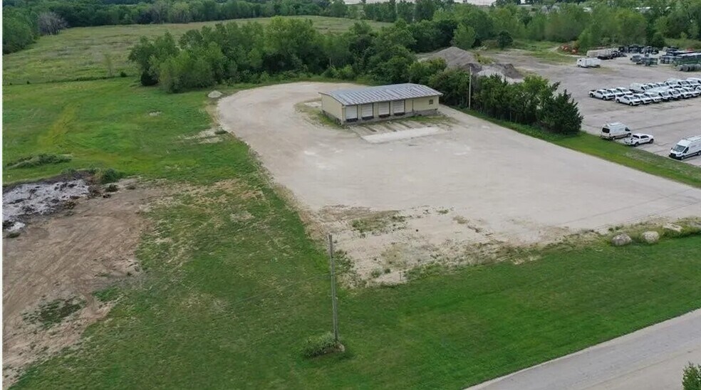 More Photos Of 501 Main, Gas Specialty For Sale