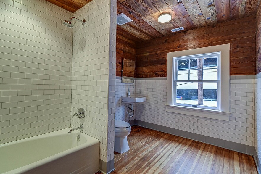 More Photos Of 904 San Antonio St, Austin Office For Lease