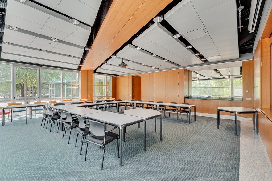 More Photos Of 100 E Royal Ln, Irving Office For Lease