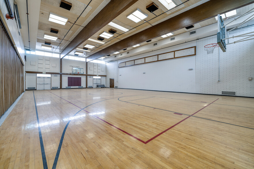 More Photos Of 2401 E Tonopah Ave, North Las Vegas Religious Facility For Sale