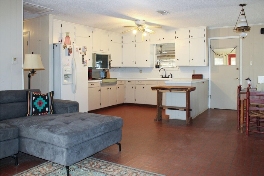 More Photos Of 2801 TX-11, Pittsburg Land For Sale