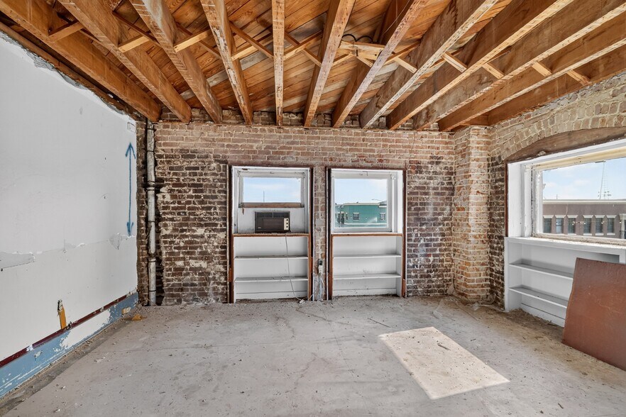More Photos Of 400 W Main St, Leesburg Serviced Offices For Sale