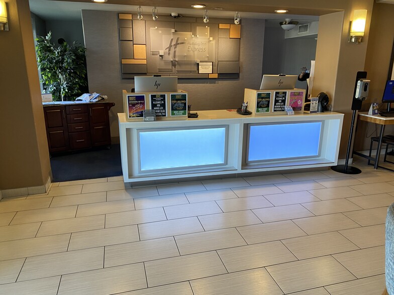 More Photos Of 43719 17th St W, Lancaster Hotel For Sale