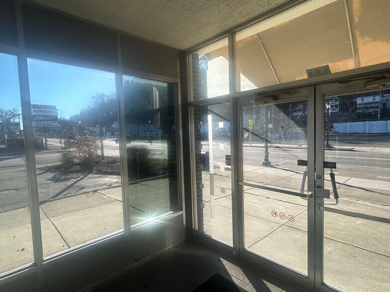 Primary Photo Of 712 N Franklin St, Watkins Glen Bank For Lease