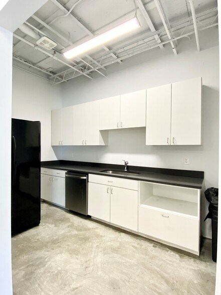 More Photos Of 2912 W 6th St, Fort Worth Loft Creative Space For Lease