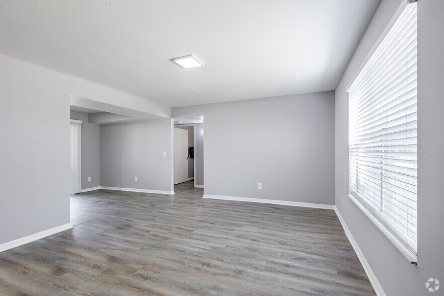 More Photos Of 1421 SW 27th Ave, Ocala Apartments For Sale