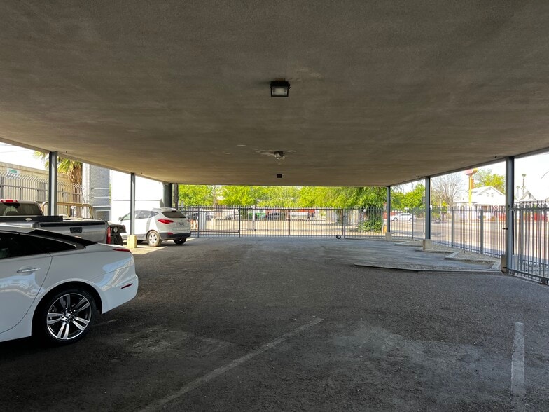 More Photos Of 275 N Abby St, Fresno Office For Sale