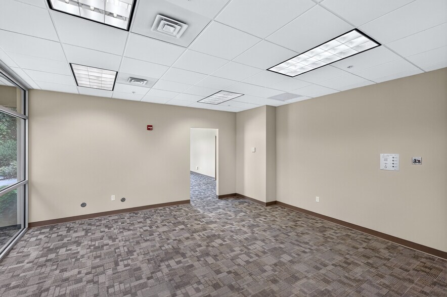 More Photos Of 2208 N Swing Ln, Liberty Lake Medical For Lease