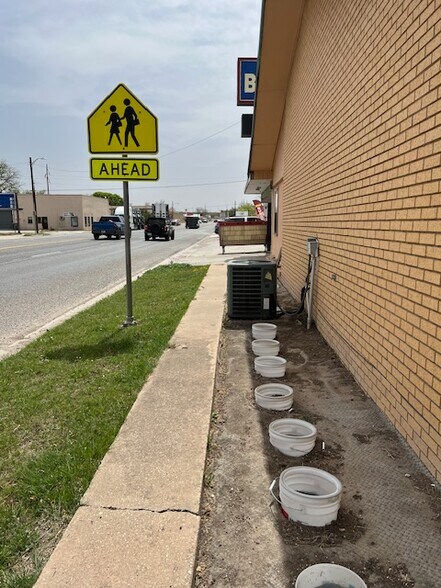 More Photos Of 208 S Ellis St, Menard Hotel For Sale