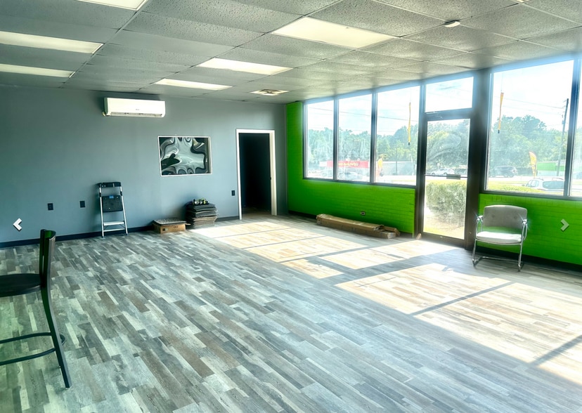 More Photos Of 2342 North Expressway, Griffin Auto Repair For Sale