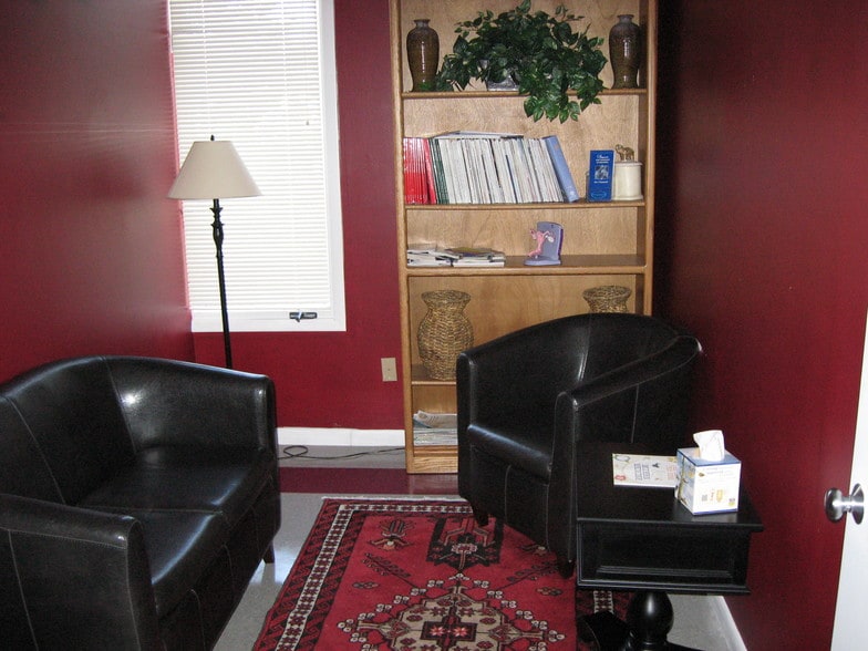 More Photos Of 704 Keystone Ct, Fayetteville Medical For Lease