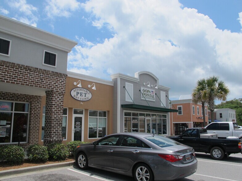 More Photos Of 860 Parris Island Gtwy, Beaufort General Retail For Lease