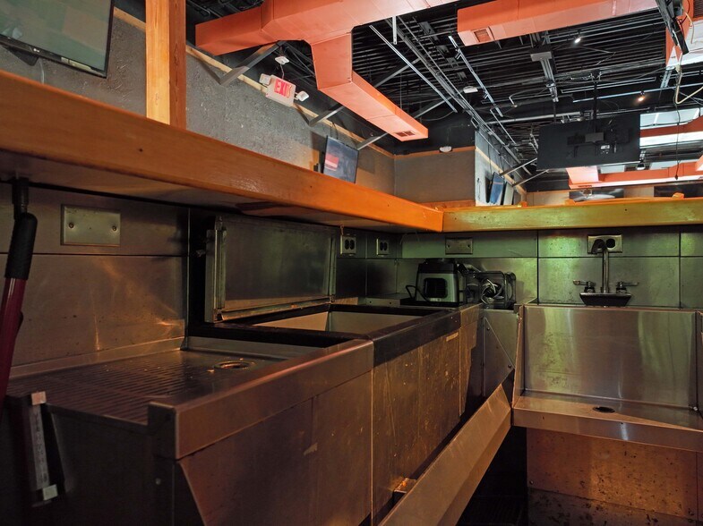 More Photos Of 5195 Fernandina Rd, Harbison Restaurant For Sale