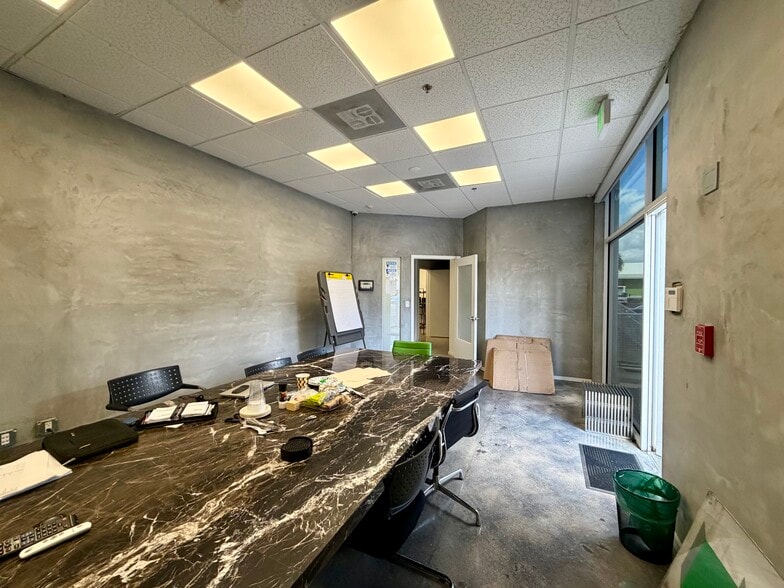 More Photos Of 7620 NW 25th St, Miami Distribution For Sale