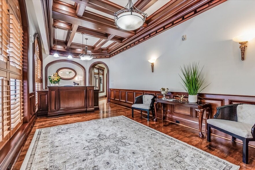 More Photos Of 599 9th St N, Naples Office For Sale