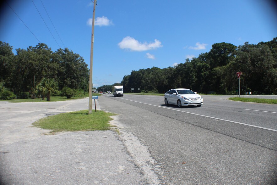 More Photos Of 17650 NW US Highway 19, Fanning Springs Bar For Sale