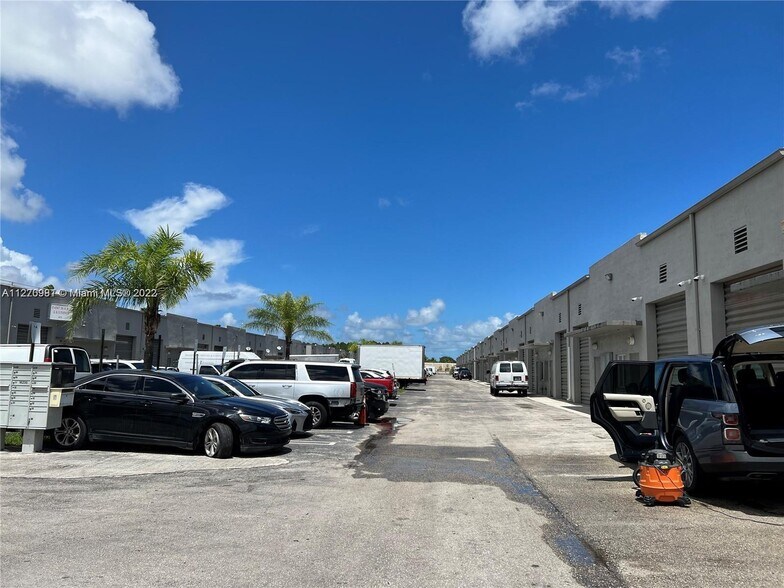 More Photos Of 16235 SW 117th Ave, Miami Flex For Sale