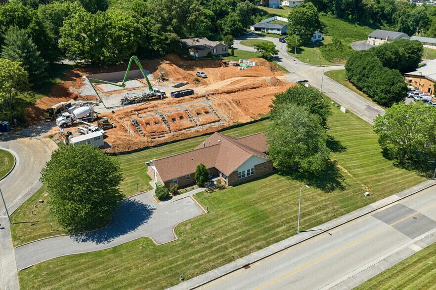 More Photos Of 401 McGhee St, Maryville Apartments For Sale