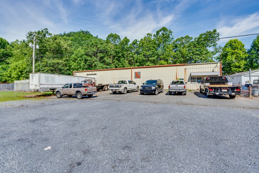 More Photos Of 5560 Highway 19 E, Hampton Manufacturing For Sale