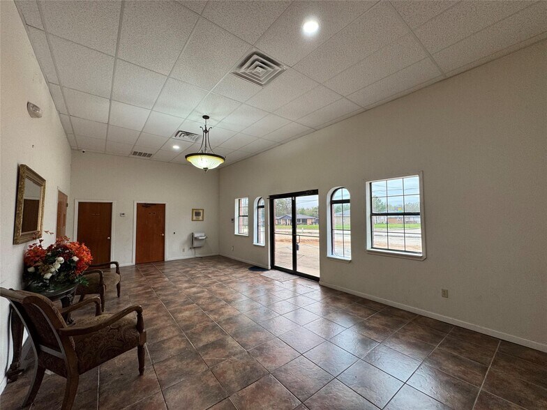 More Photos Of 1427 Russell Rd, Shreveport Office For Sale