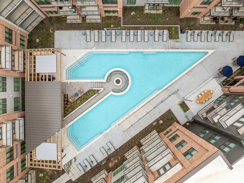 More Photos Of 760 Airport Blvd, Austin Apartments For Lease