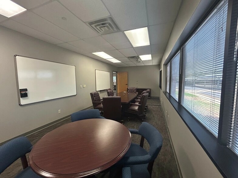 More Photos Of 7301 NW Expressway, Oklahoma City Office For Lease