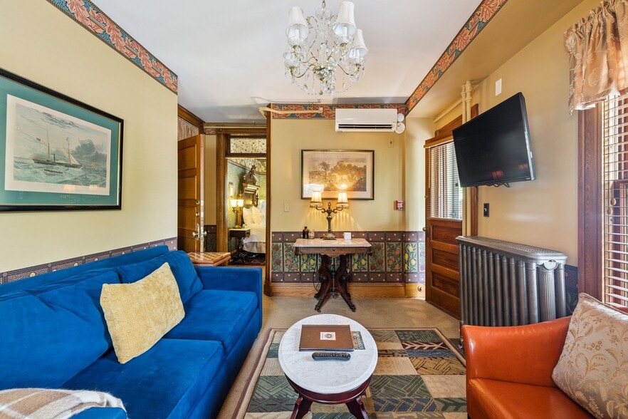More Photos Of 41 Pleasant St, Woodstock Hospitality For Sale